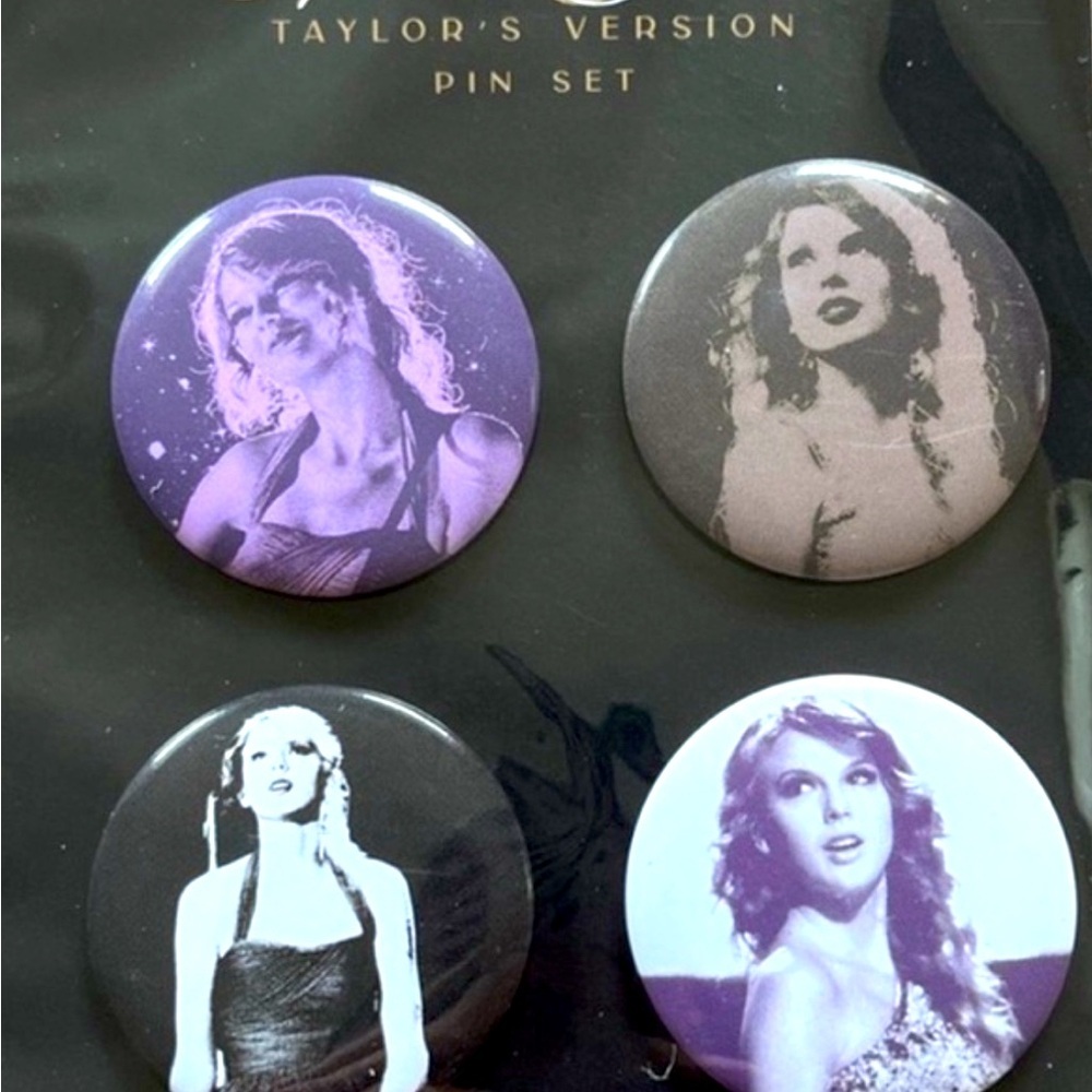 Taylor Swift Speak Now Pin Set Official NEW​ 4 collectible buttons. Bundle Save$